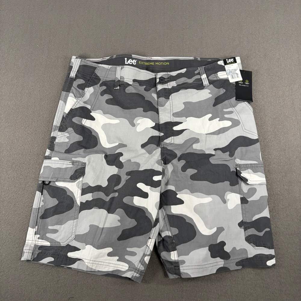 Lee Extreme Motion Cargo Shorts Mens Size 40 Grey Camo Relaxed 112375082